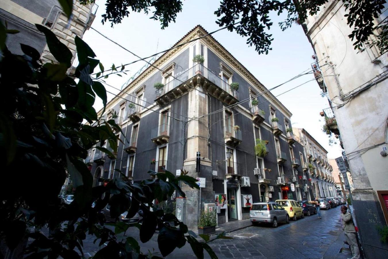 The House Apartment คาตาเนีย ภายนอก รูปภาพ